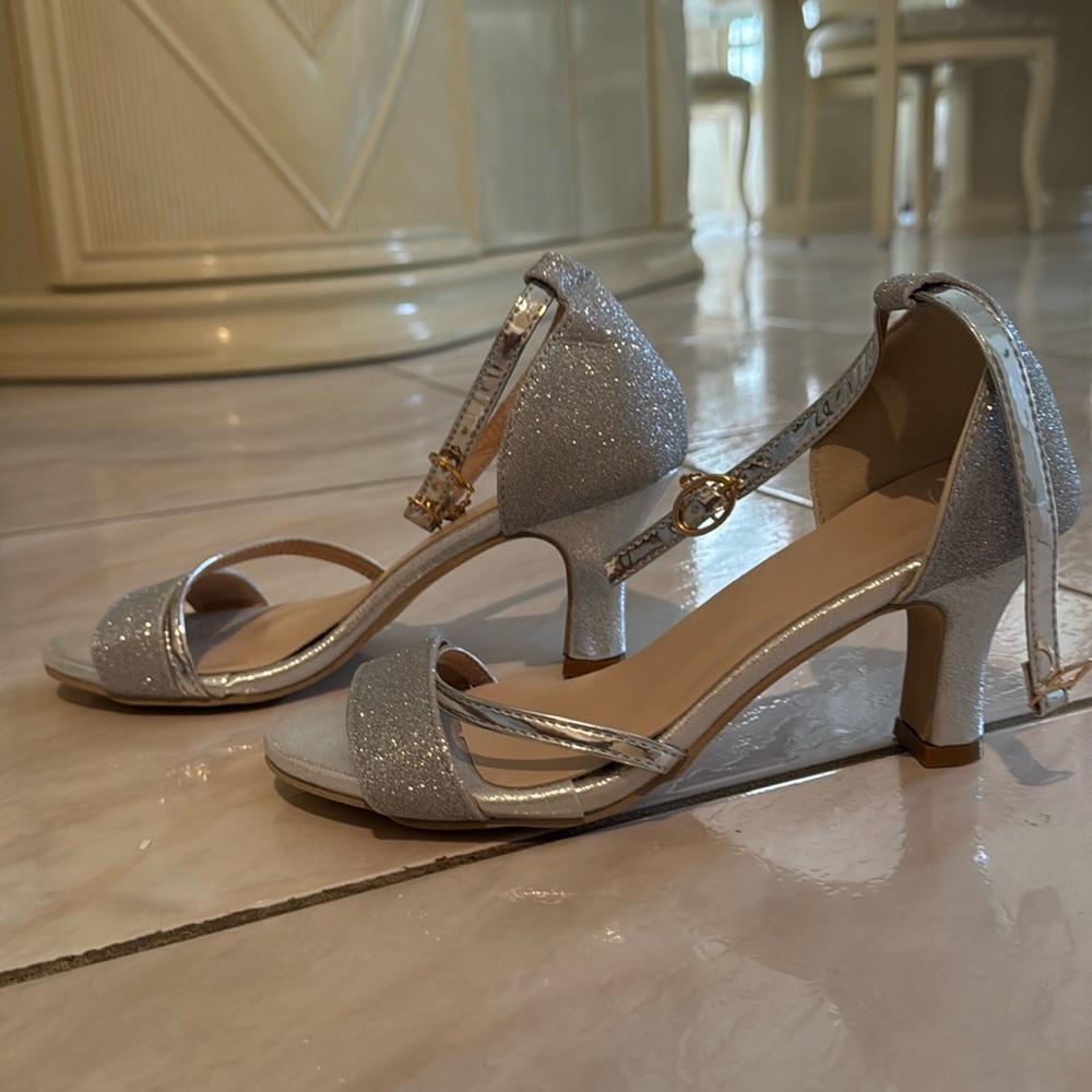 Women’s silver shiny heels